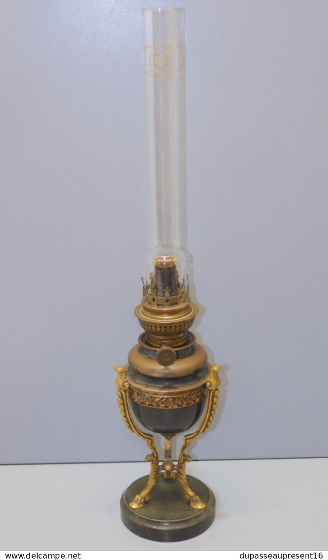 -BELLE LAMPE A PETROLE NAPOLEON III STYLE EMPIRE avec son verre CRISTAL déco    E