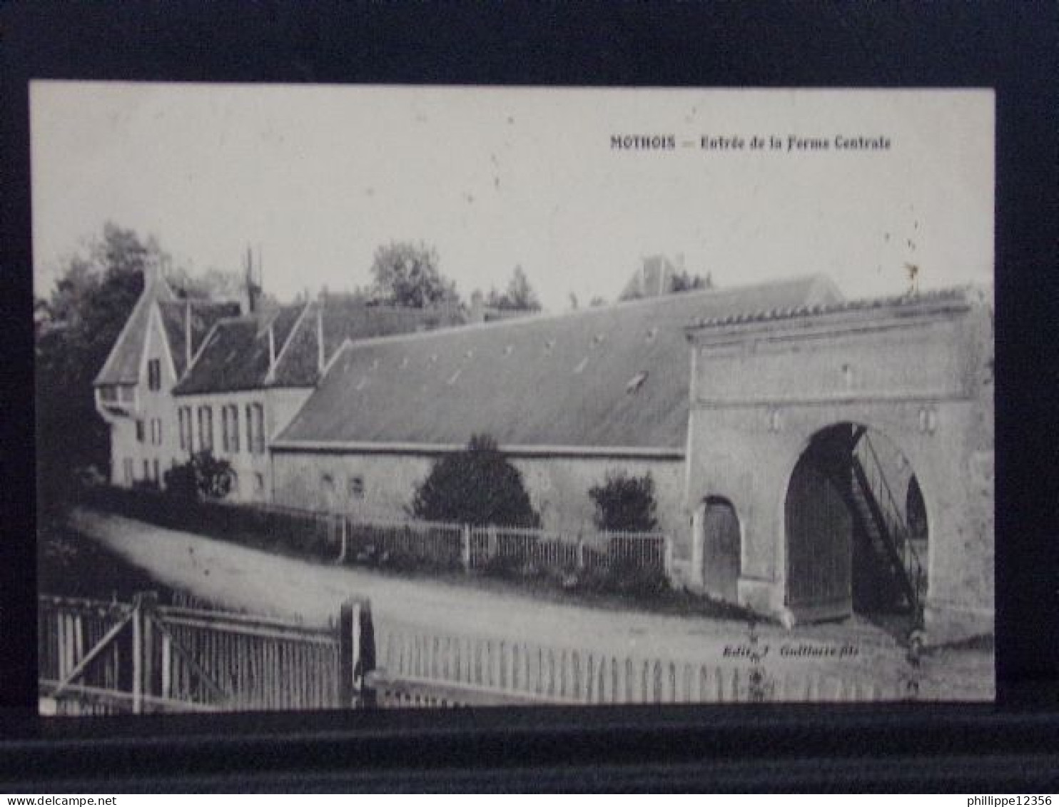 60381 . MOTHOIS . ENTREE DE LA FERME CENTRALE . OBLITEREE 1914 . - Sonstige & Ohne Zuordnung