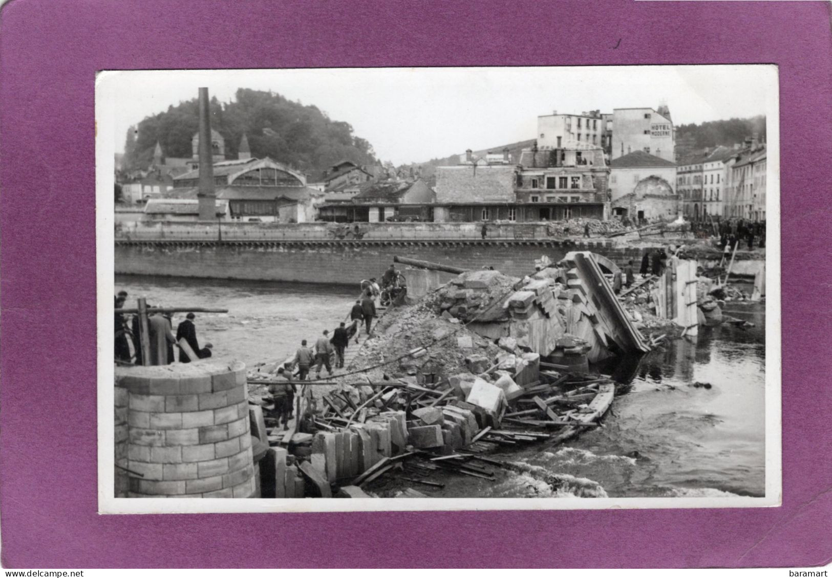 88 Carte Photo  EPINAL Guerre De 1940 Pont Rue Leopold Bourg Vers La Pace Des Vosges   Militaria - Epinal