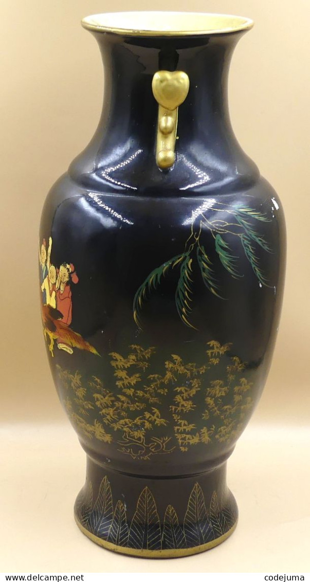 Vase - Porcelaine, Famille Noire - - Asiatische Kunst