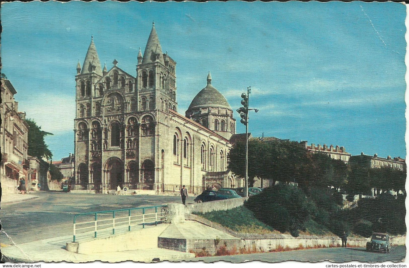 ANGOULEME , Cathédrale St Pierre, 12 S. Et Rempart DESAIX , 1960 , µ - Angouleme