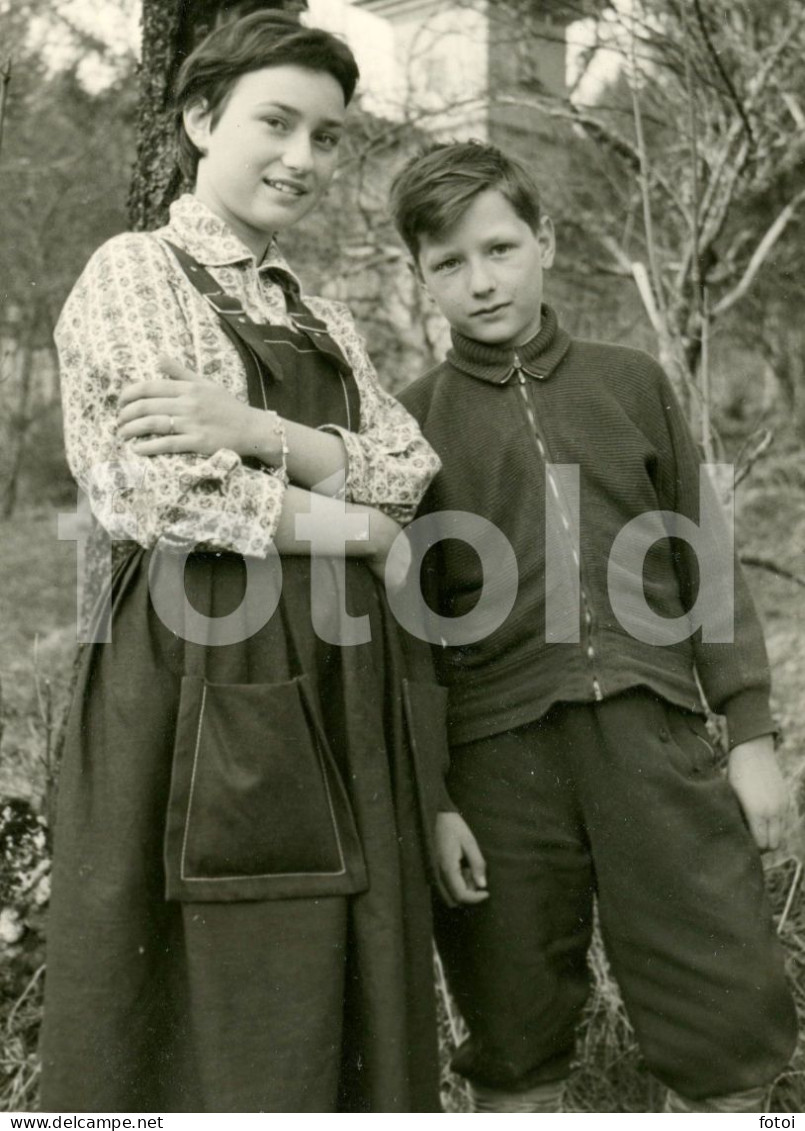 1959 ORIGINAL REAL AMATEUR PHOTO YOUNG GIRL JEUNE FEMME BOY DEUTSCHE TEGERNSEE ROTTACH GERMANY AT2 - Anonyme Personen