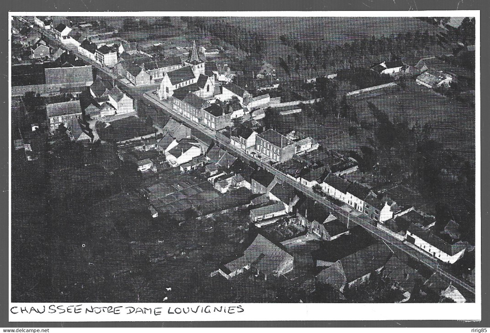 1980  --  BELGIQUE . CHAUSSEE NOTRE DAME LOUVIGNIES . VUE AERIENNE . 4B140 - Unclassified