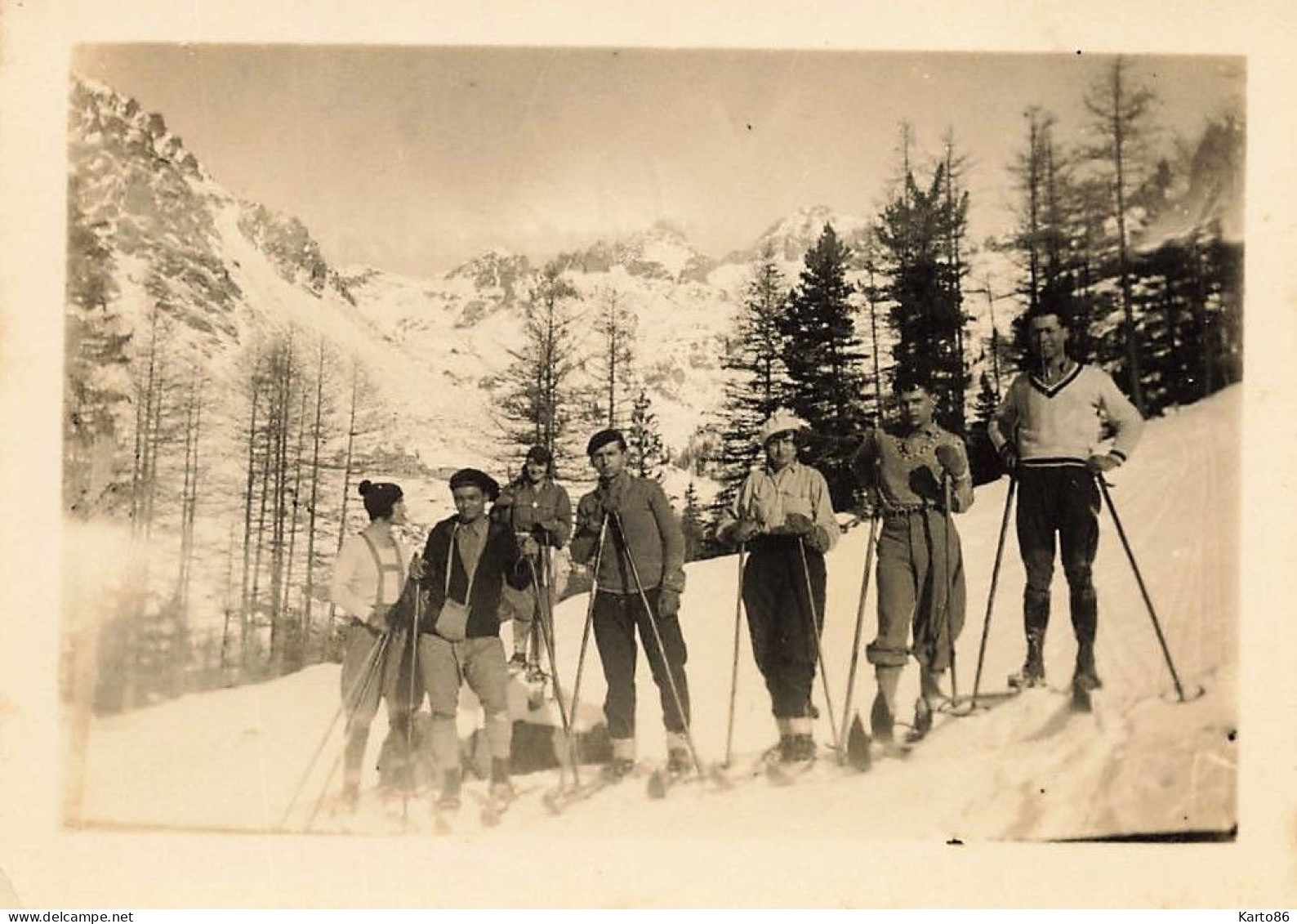 Sports D'hiver * Groupe De Skieurs * Ski Skieur  * Photo Ancienne 9x6.4cm - Deportes De Invierno