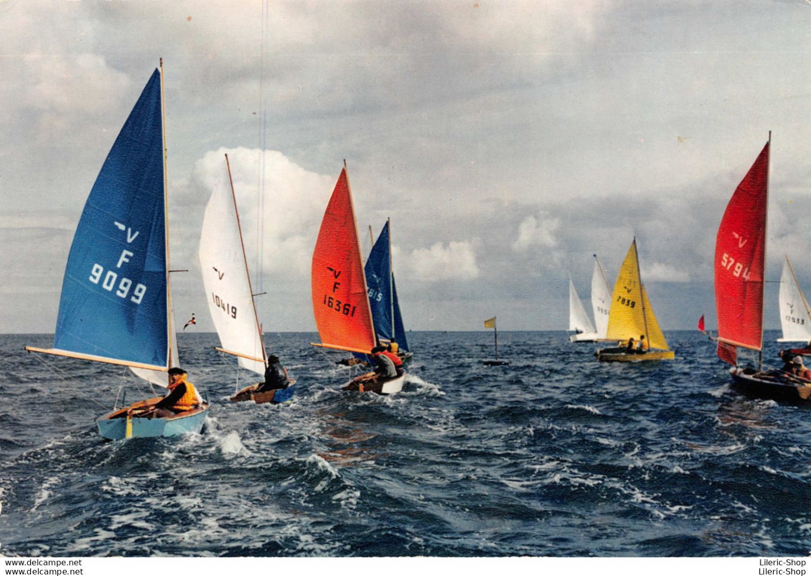 Bateaux > Voiliers - Dériveurs "Vauriens" En Régate GF 1977 Timbre Belge ♦♦♦ - Sailing Vessels
