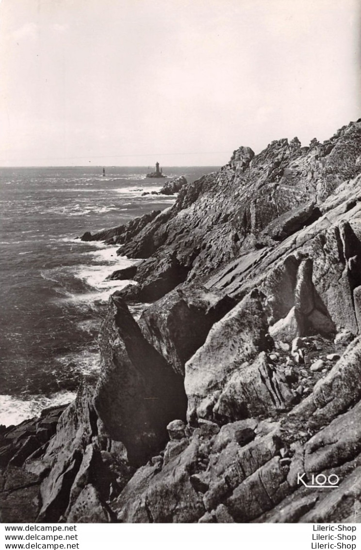 [29] LA POINTE DU RAZ - LES ROCHERS - CACHET "BEC DU RAZ DE SEIN FINISTÈRE" CPSM GF 1973 ♦♦♦ - Autres & Non Classés