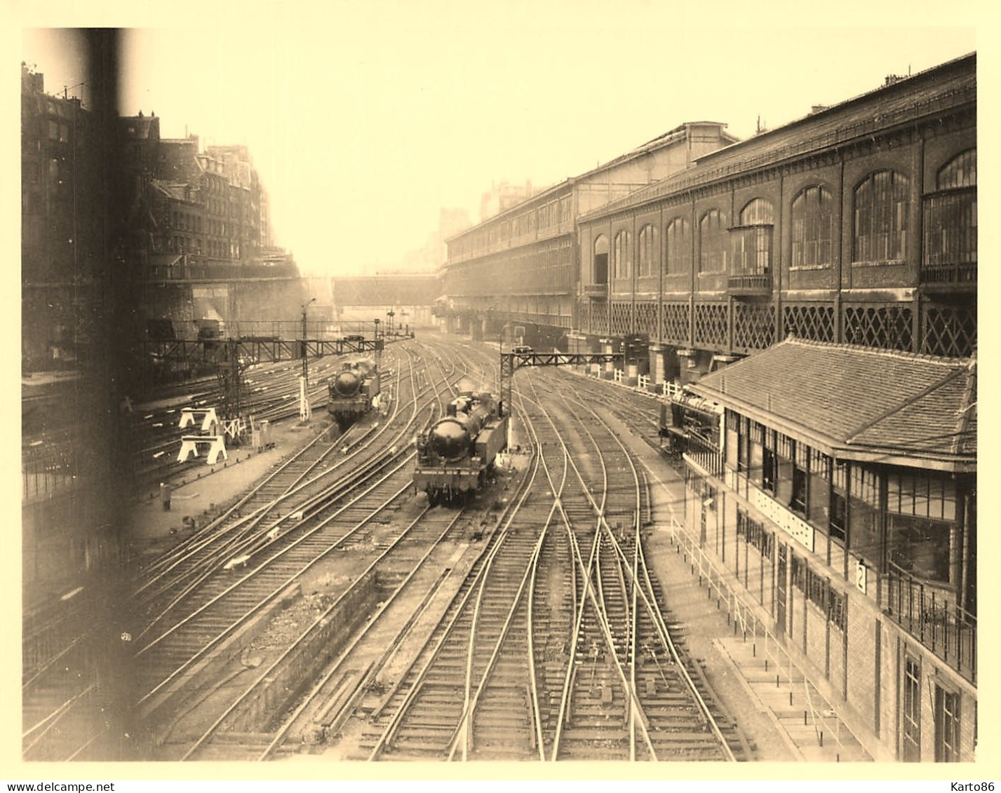 Paris 8ème * La Gare St Lazare * Ligne Chemin De Fer Locomotive Train Machine * 2 Photos Anciennes Format 12x9.5cm - Arrondissement: 08