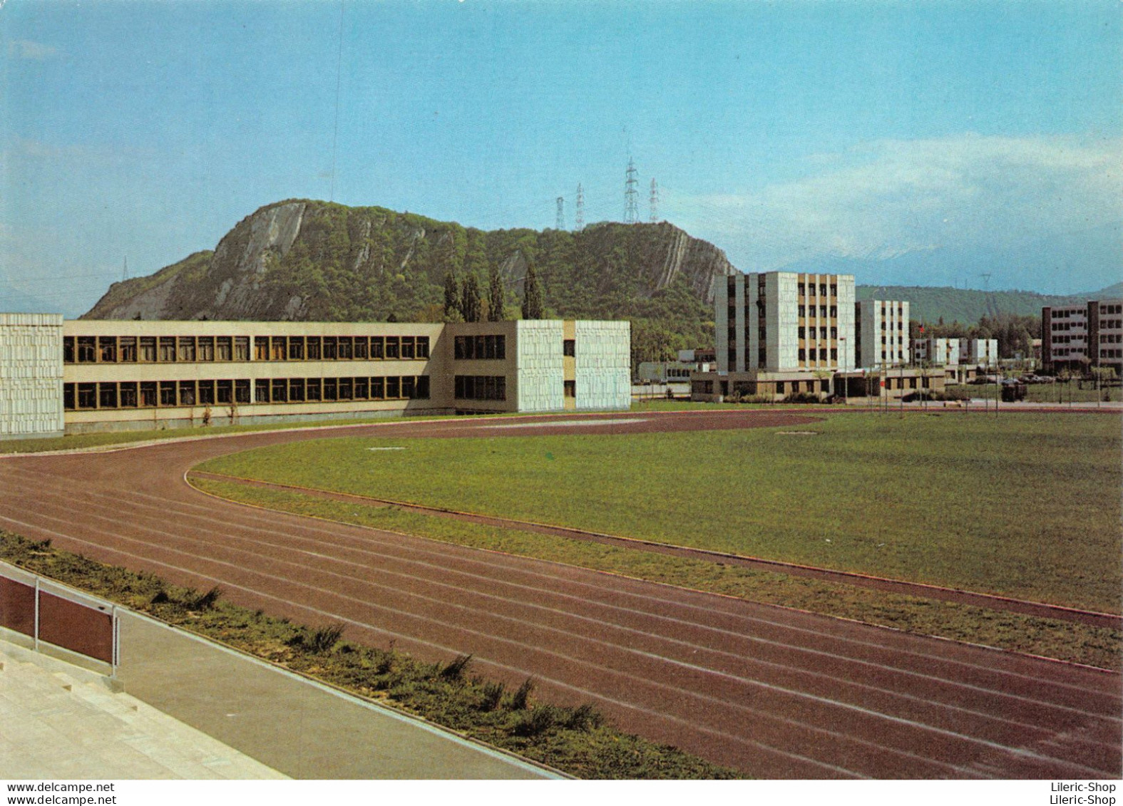 MILITARIA - VARCES - 27e DIVISION ALPINE Quartier De REYNIES Le Stade  Cpm ± 1980 ♥♥♥ - Kasernen