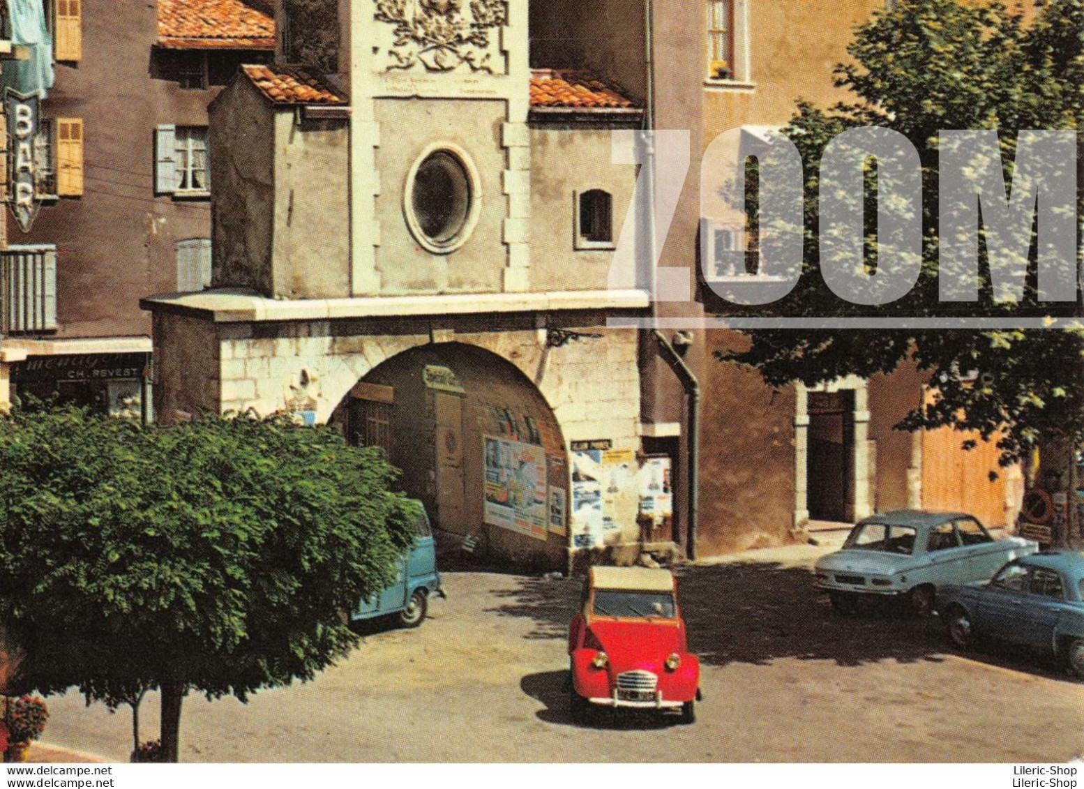 [04] SISTERON (Alpes-de-Hte-Prov.) Alt. 480 M La Tour De L'Horloge - Automobiles 2 Cv - 204 - Dauphine CPSM ♥♥♥ - Sisteron