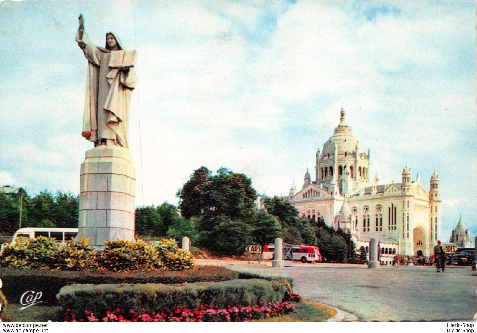 AUTOCAR BUS AUTOBUS " CHAUSSON APH-1" Dit Nez De Cochon - LISIEUX (14) - La Basilique ♥♥♥ - Voitures De Tourisme