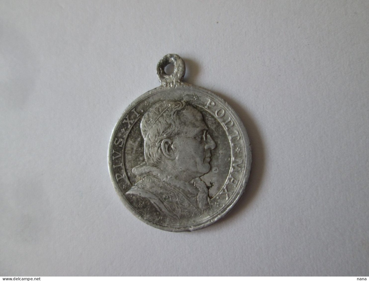 Medaillon Du Pape Pie XI Des Annees 1930,diam:19 Mm/Pope Pius XI Medallion 1930's,diam=19 Mm - Vereinswesen