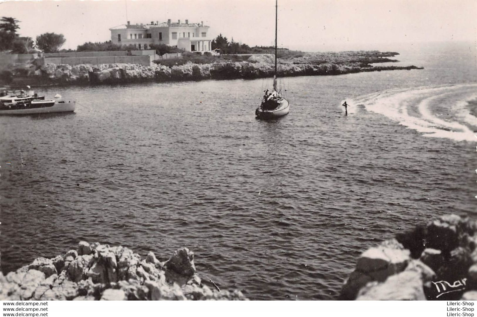 [06] CAP D'ANTIBES PRESQU’ÎLE DE L'ILETTE ÉDITIONS MAR - Passage D'un Skieur Nautique Cpsm Dentelée PF  ± 1960 ♥♥♥ - Cap D'Antibes - La Garoupe