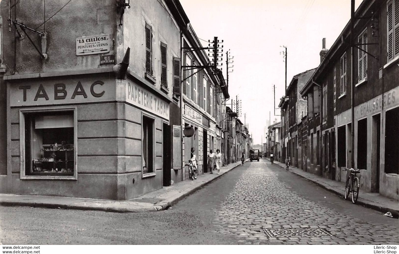 [69]  Pierre Bénite - Carrefour Rue Des Martyrs Rue De La République - Bureau De Tabac -  Editions CELLARD Cpsm ♥♥♥ - Pierre Benite