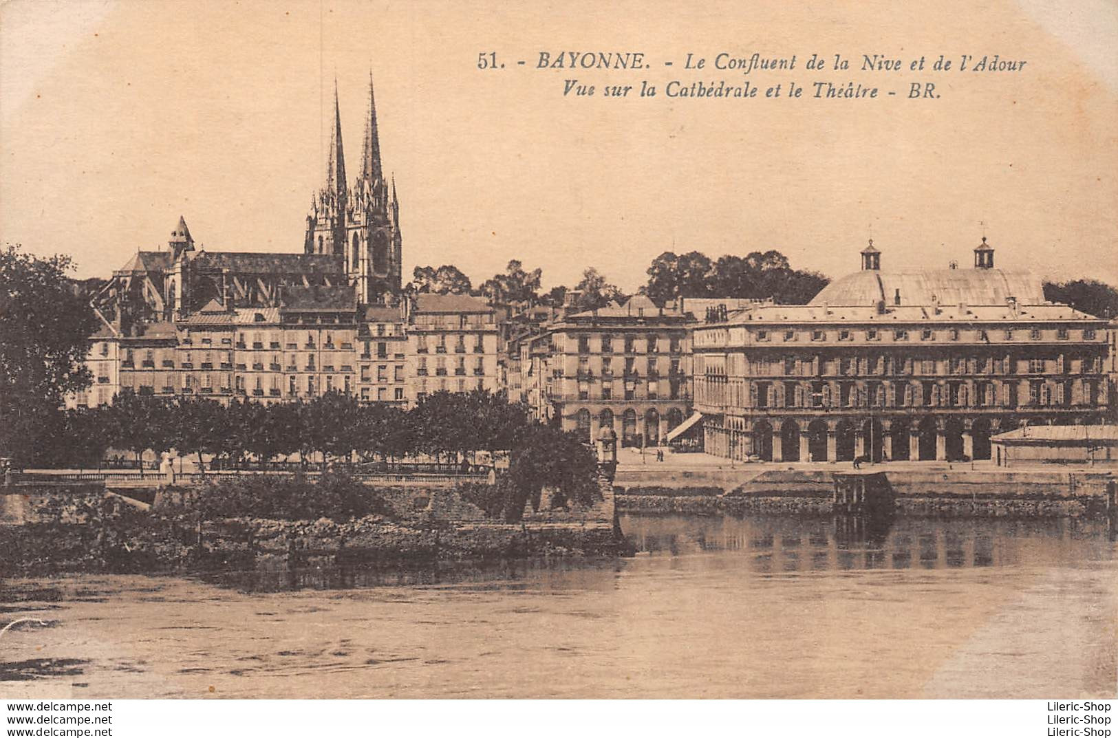 [64] BAYONNE -LE CONFLUENT DE LA NIVE ET DE L'ADOUR -LA CATHÉDRALE -LE THÉATRE -BLOC FRÈRES ÉDITEURS CPA ♥♥♥ - Bayonne