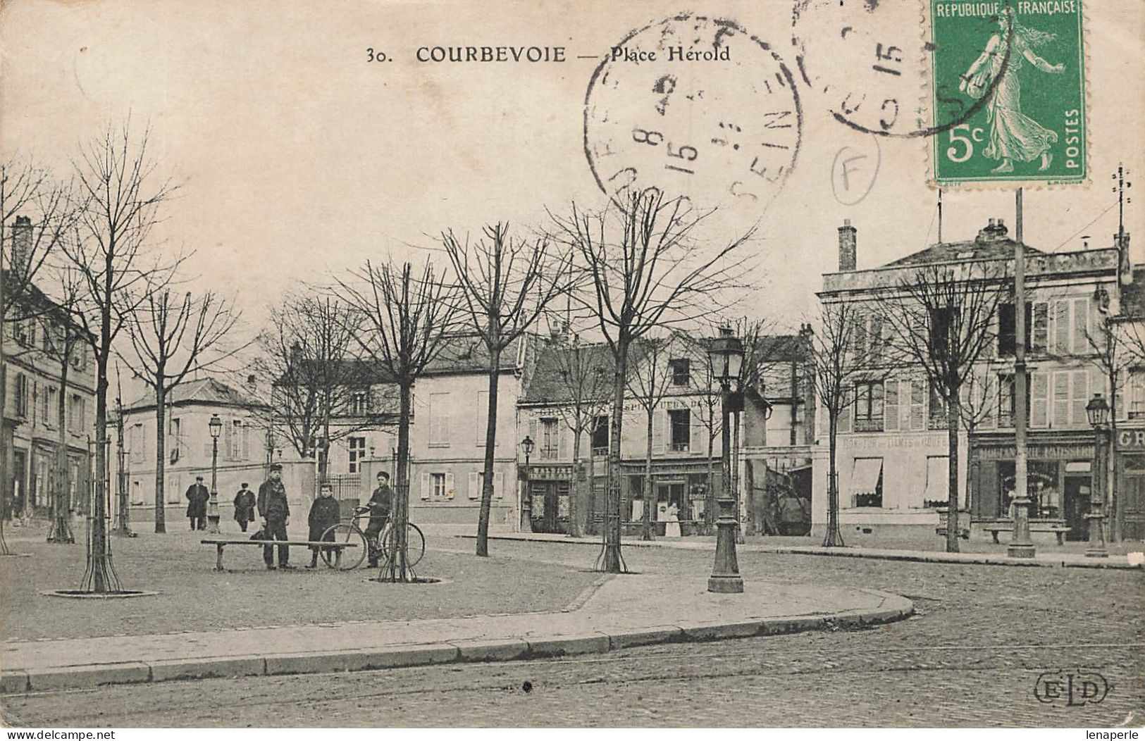 D9813 Courbevoie Place Hérold - Courbevoie