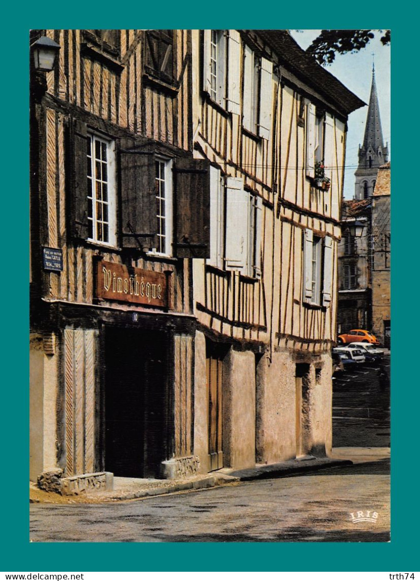 24 Bergerac Les Vieux Quartiers Maisons Typique à Colombages ( Vinotheque ) - Bergerac