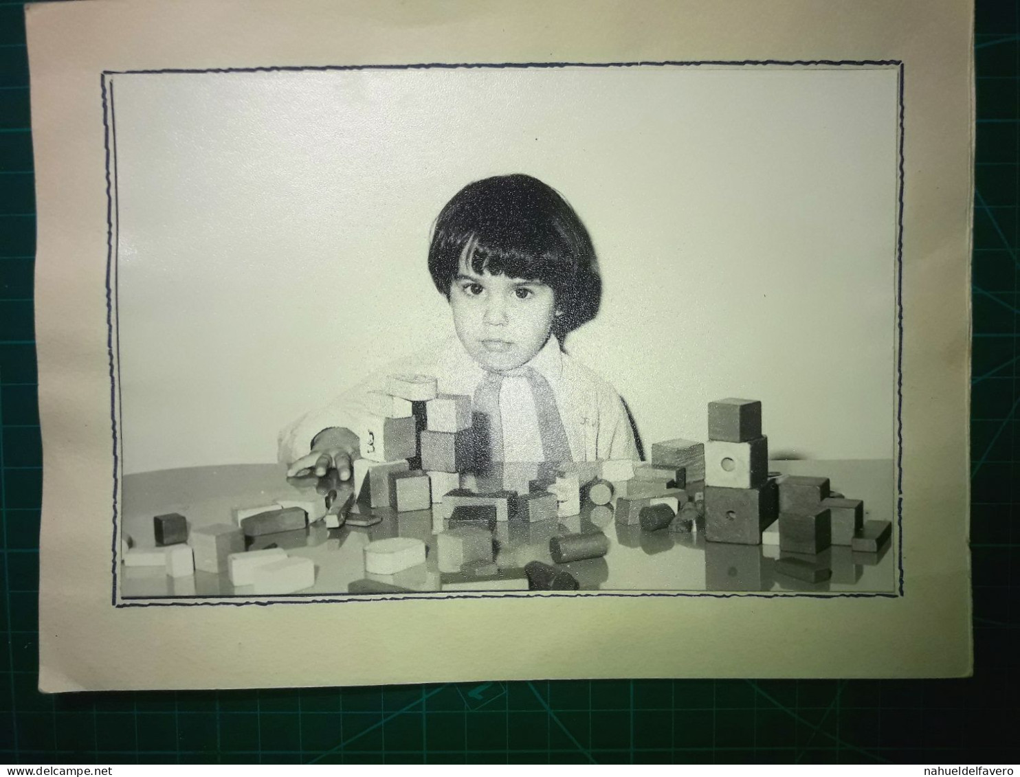 PHOTOGRAPHIE En Noir Et Blanc. (Taille 17,5 Cm. X 11,5 Cm. Environ).Petit Garçon Avec Une Coupe De Cheveux "Balá", Porta - Anonyme Personen