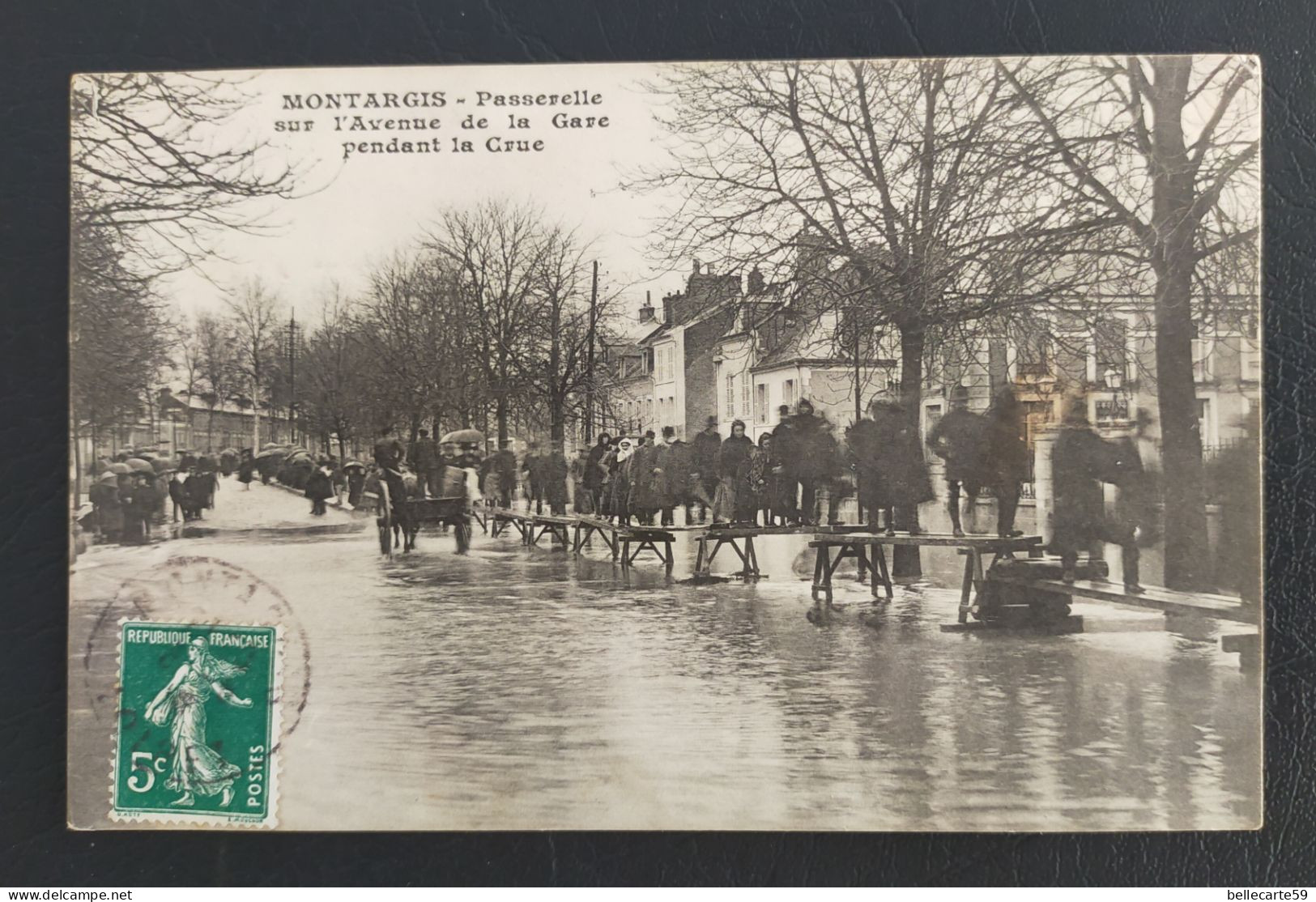 Montargis - Passerelle Sur L'avenue De La Gare Pendant La Crue - Montargis