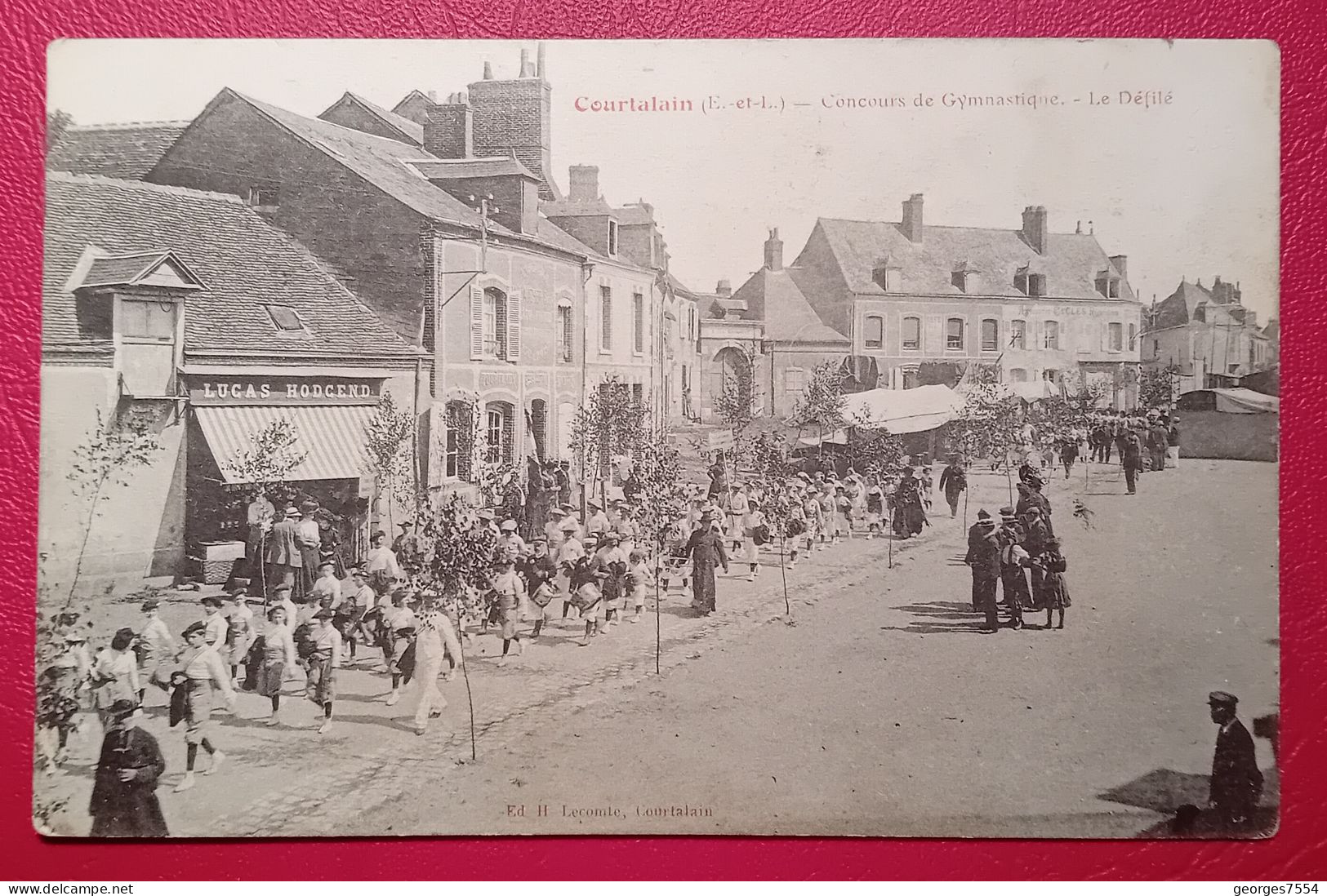 28 - COURTALAIN - CONCOURS DE GYMNASTIQUE - LE DEFILE - Autres & Non Classés