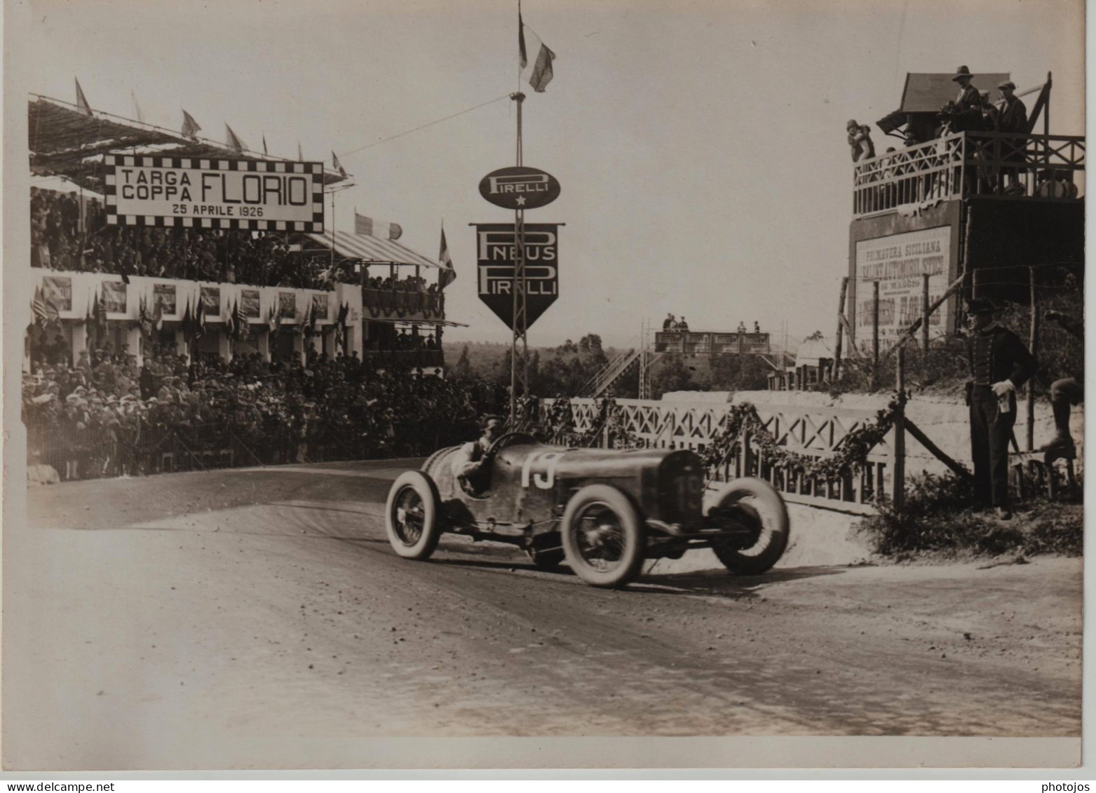 Photo Automobile  Targa Florio 1926  Emilio Materassi Sur Sa Voiture Itala Moteur Hispano Suiza Devant Les Tribunes - Cars