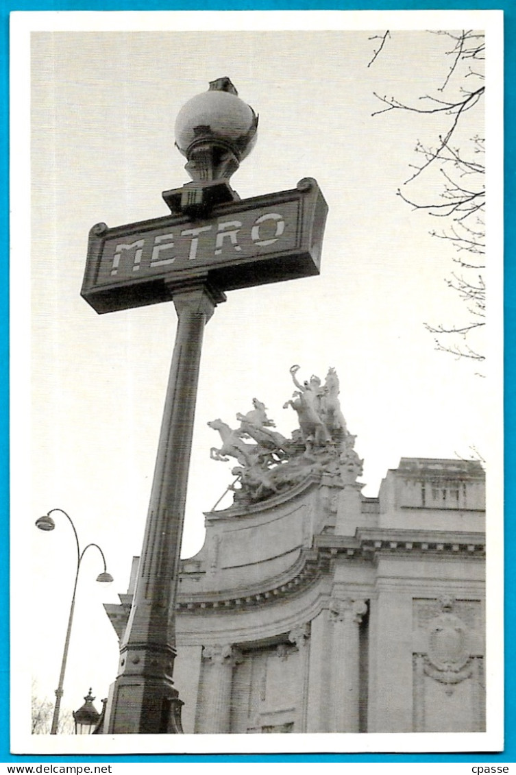 CPM Métropolitain 75008 Paris (Station Métro Champs-Elysées – Clemenceau) GRAND PALAIS - Pariser Métro, Bahnhöfe