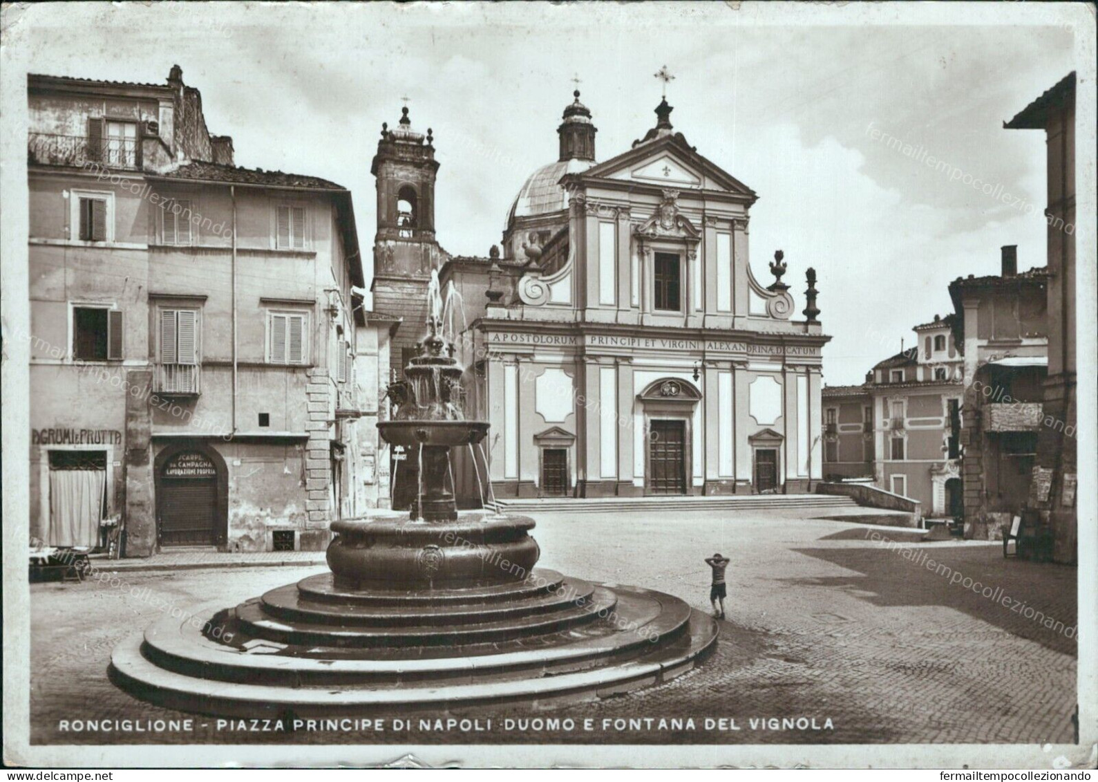 Cr370 Cartolina Ronciglione Piazza Principe Di Napoli Duomo E Fontana Vignola - Viterbo