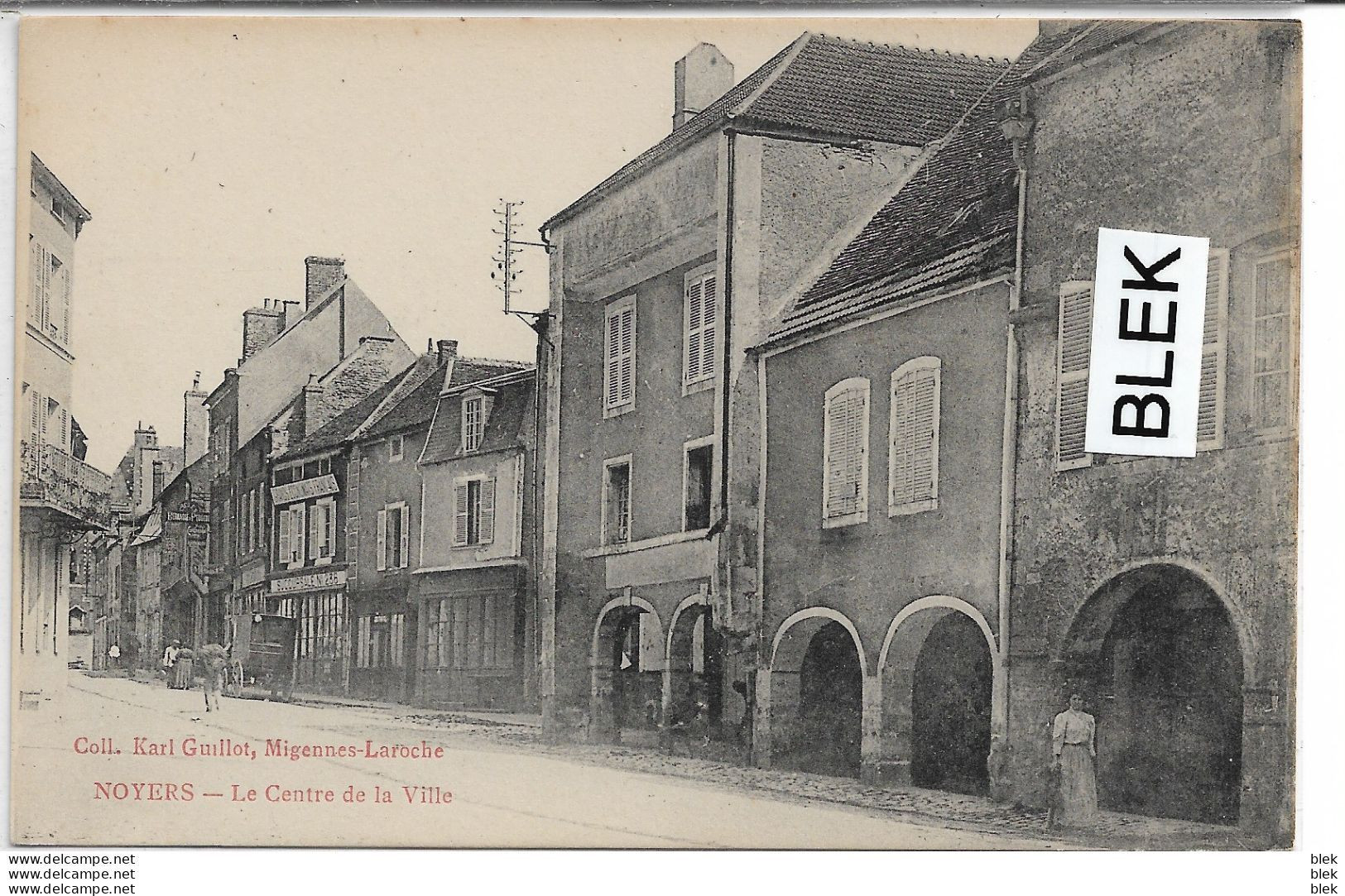 89 . Yonne :  Noyers Sur Serein :le Centre De La Ville . - Noyers Sur Serein
