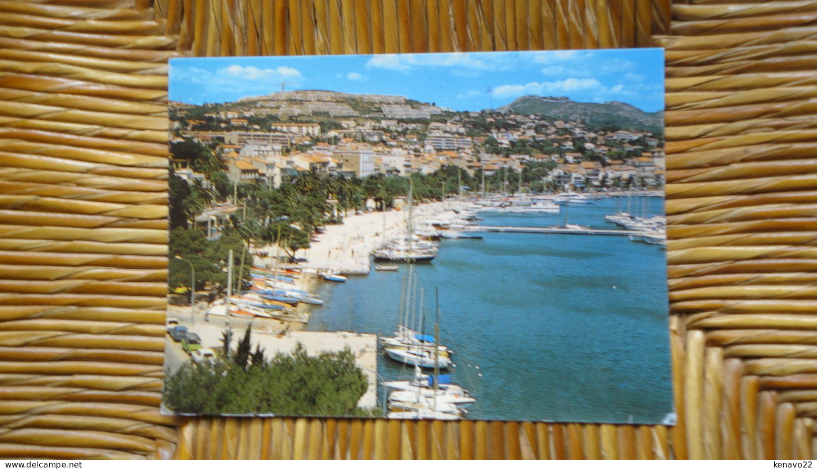 Bandol , Vue Générale Du Quai Et Des Katikias - Bandol