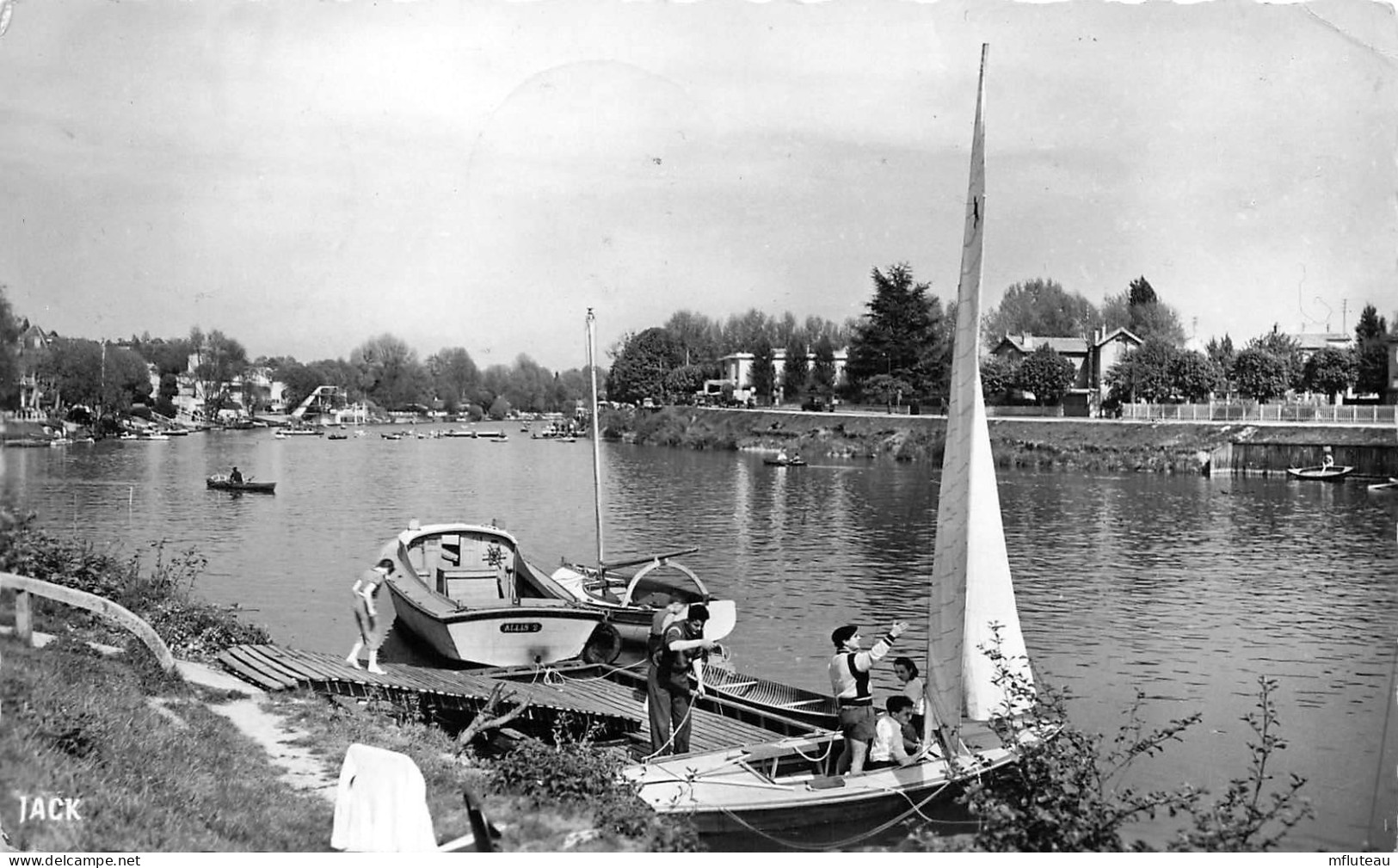 94* JOINVILLE  LE PONT   Bords De Marne  (CPSM 9x14cm)  RL45,1335 - Joinville Le Pont