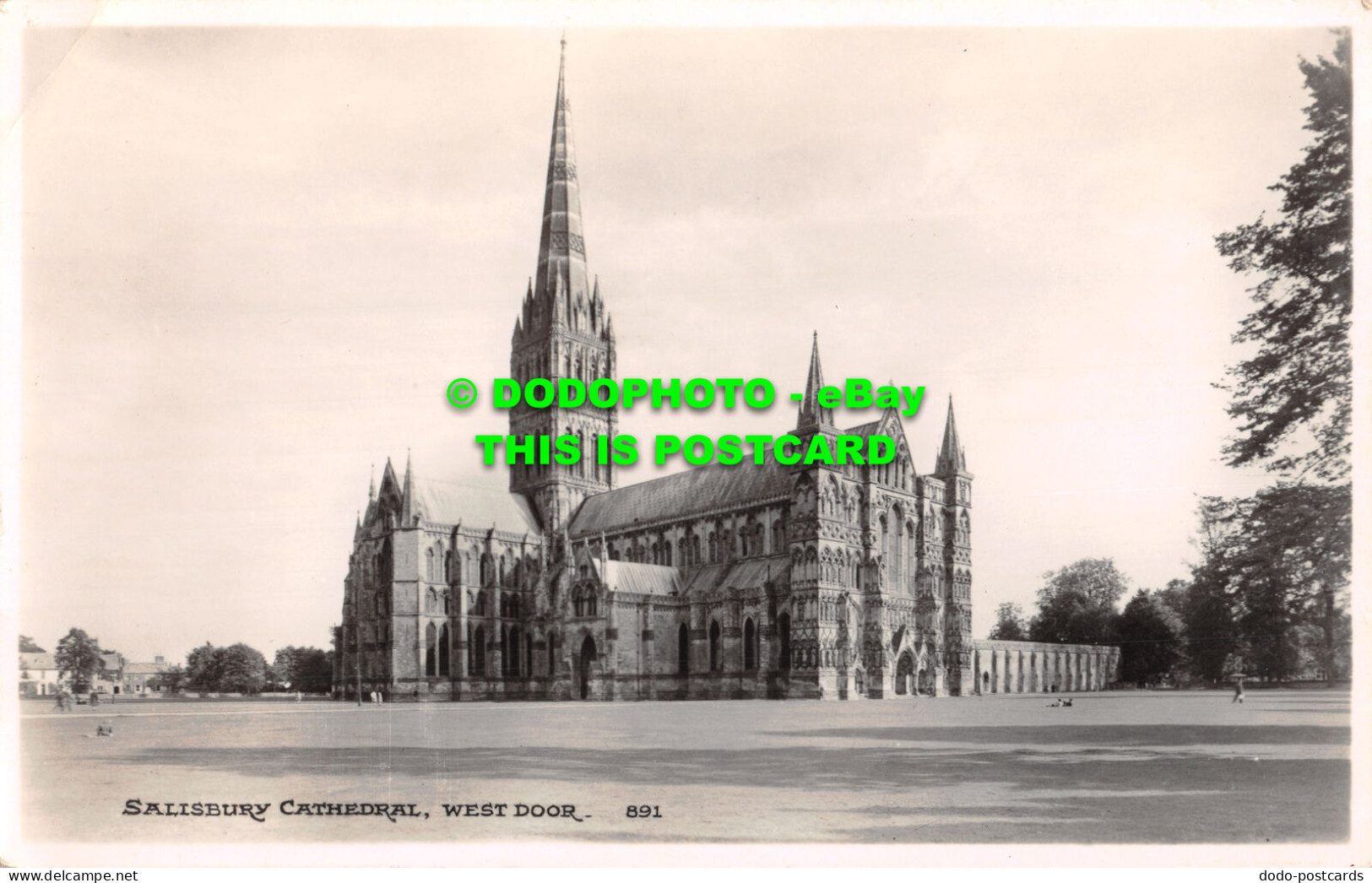 R467418 Salisbury Cathedral. West Door. Dearden And Wade. Sunny South. RP - World