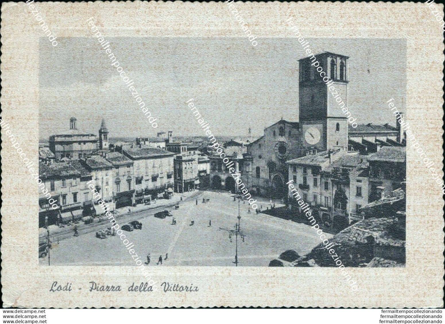 Bi131 Cartolina  Lodi Citta'  Piazza Della Vittoria - Lodi