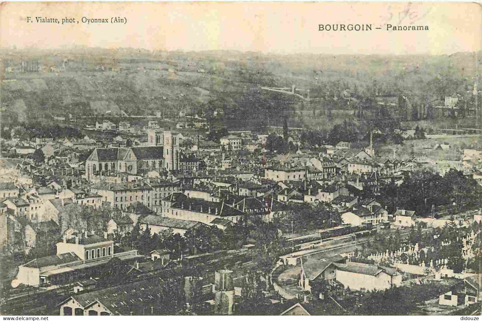 38 - Bourgoin - Vue Générale - CPA - Oblitération Ronde De 1907 - Voir Scans Recto-Verso - Bourgoin