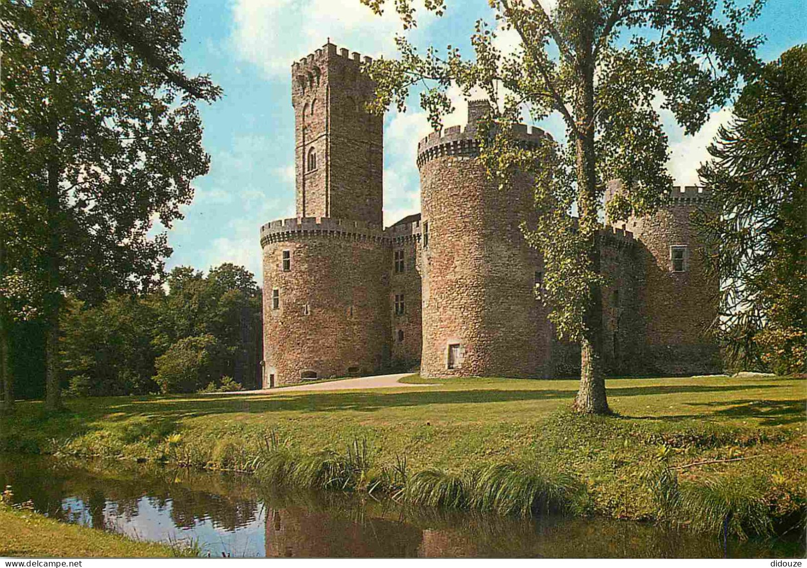 87 - Montbrun - Le Château - CPM - Voir Scans Recto-Verso - Sonstige & Ohne Zuordnung