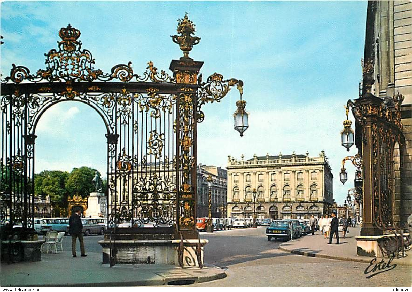 54 - Nancy - La Place Stanislas - Grilles En Fer Forgé De Jean Lamour - Automobiles - Carte Neuve - CPM - Voir Scans Rec - Nancy