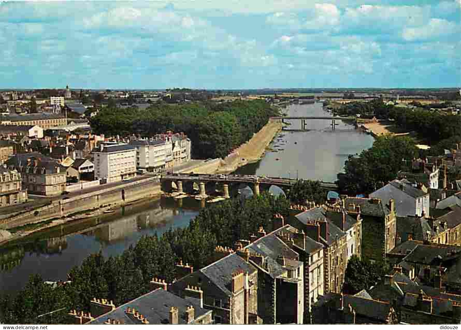 49 - Angers - Vue Générale Vers Le Pont Du Centre - CPM - Voir Scans Recto-Verso - Angers