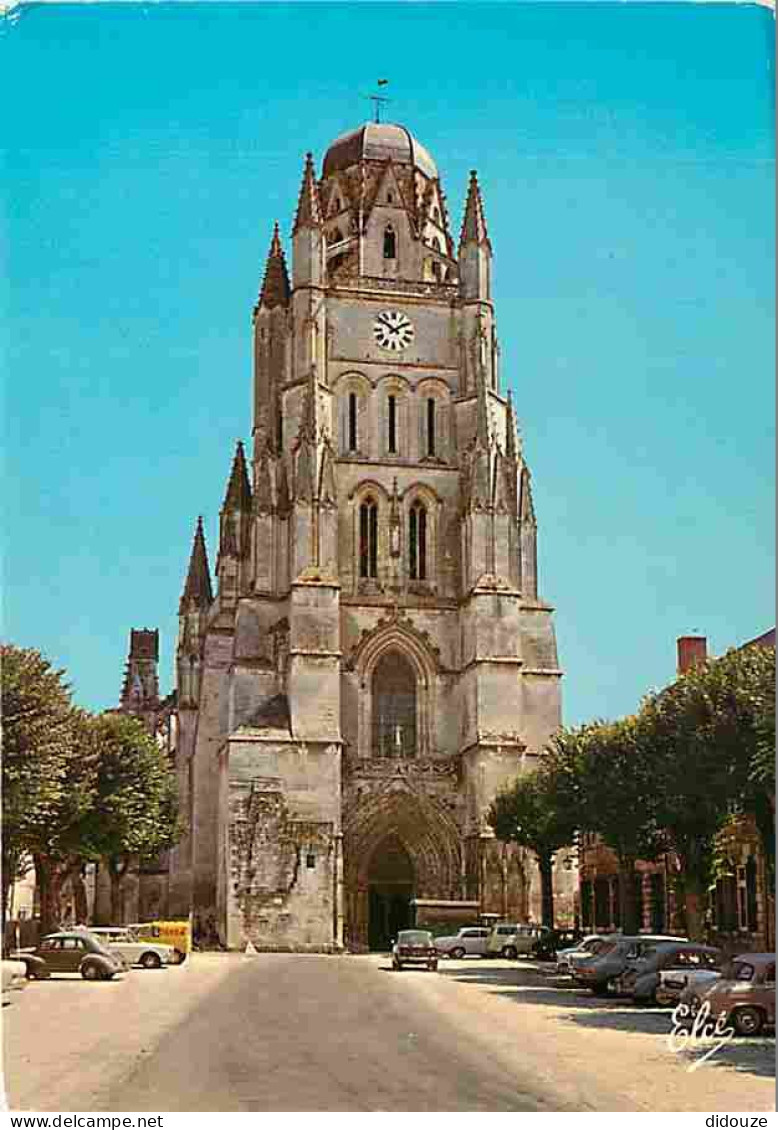 17 - Saintes - La Cathédrale Saint Pierre - Automobiles - Etat Pli Visible - CPM - Voir Scans Recto-Verso - Saintes