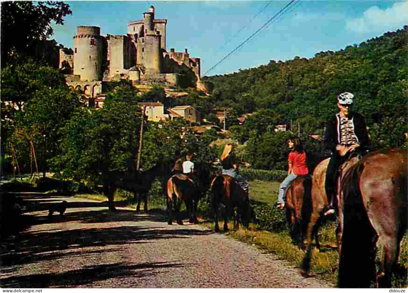 Animaux - Chevaux - Bonaguil - Château Fort - Promenade Equestre - CPM - Voir Scans Recto-Verso - Chevaux