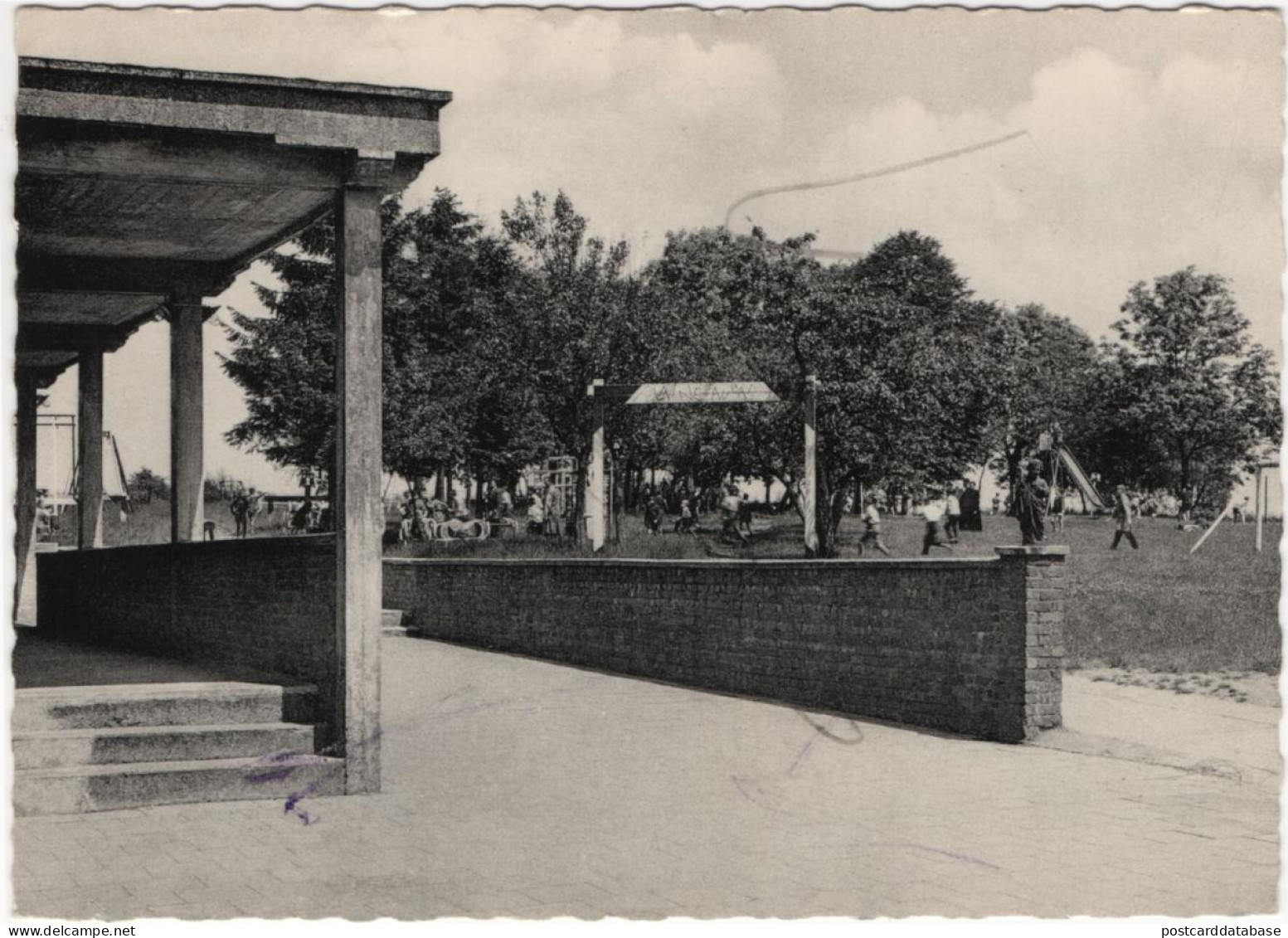 Habay-la-Neuve - Entrée De La Plaine De Jeux - Habay