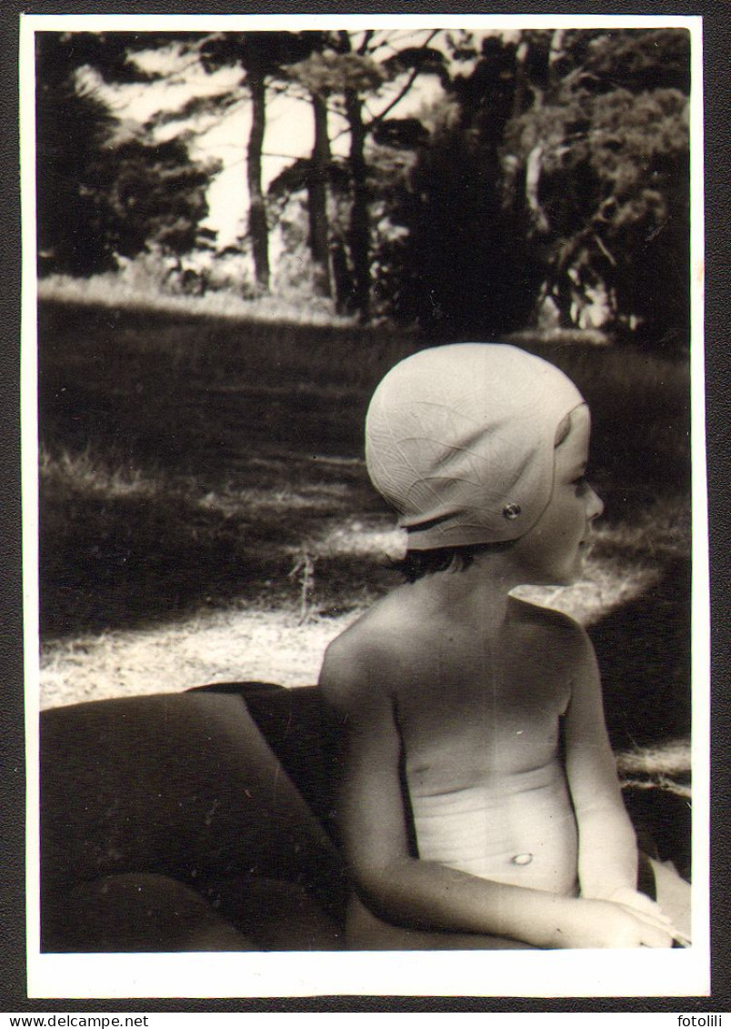 Girl On Beach Old Photo 9x6 Cm #41282 - Personnes Anonymes