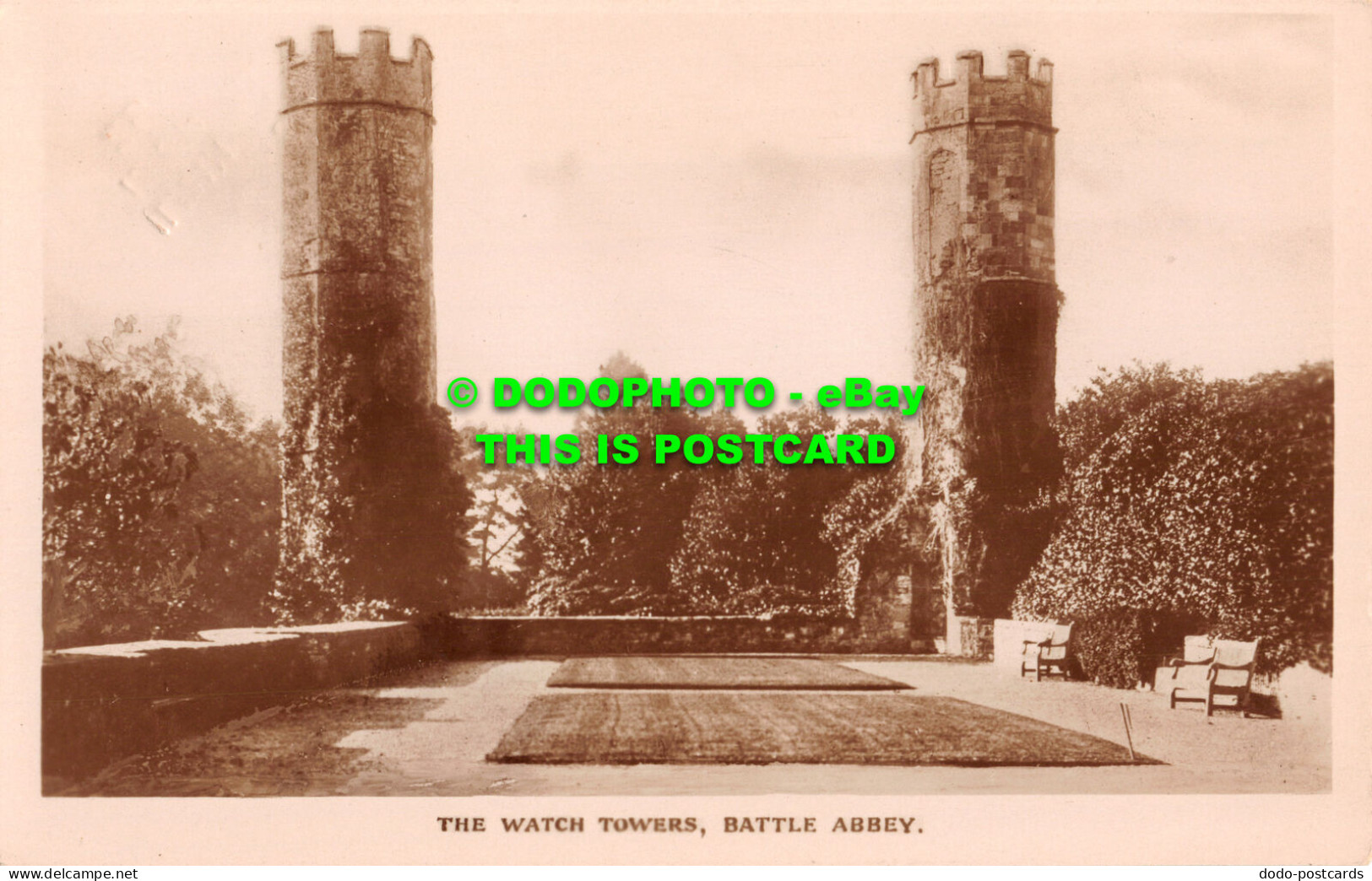 R467826 Battle Abbey. The Watch Towers. RP. 1925 - Monde