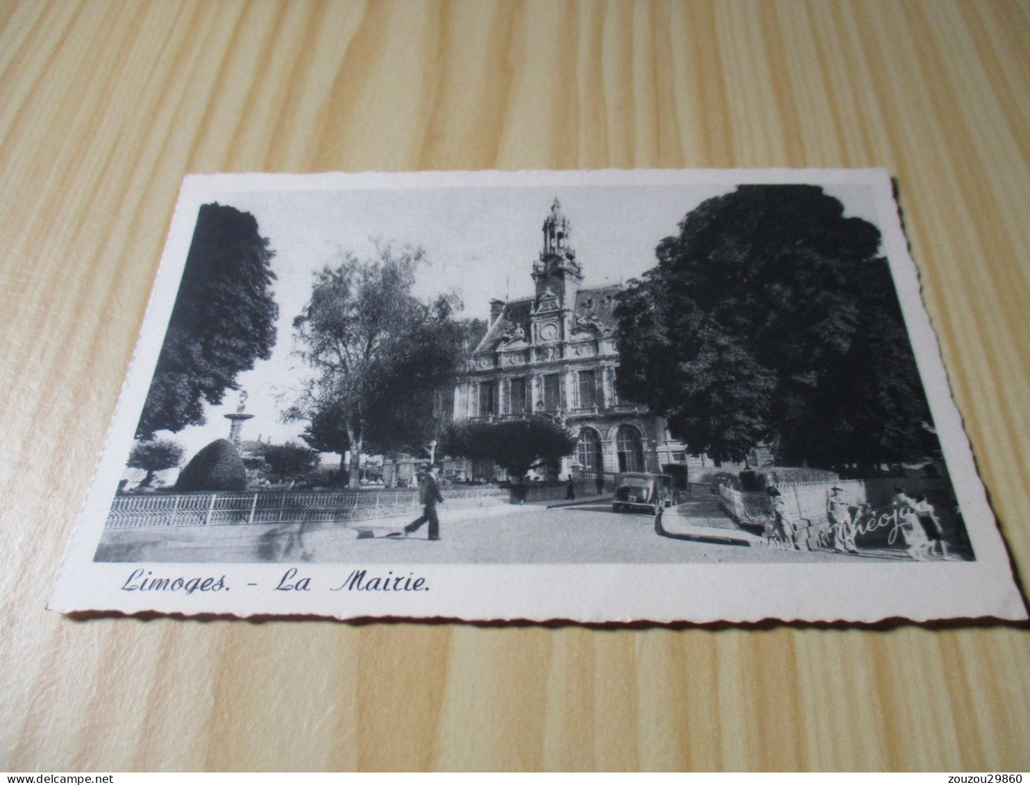 CPA Limoges (87).La Mairie - Carte Animée. - Limoges