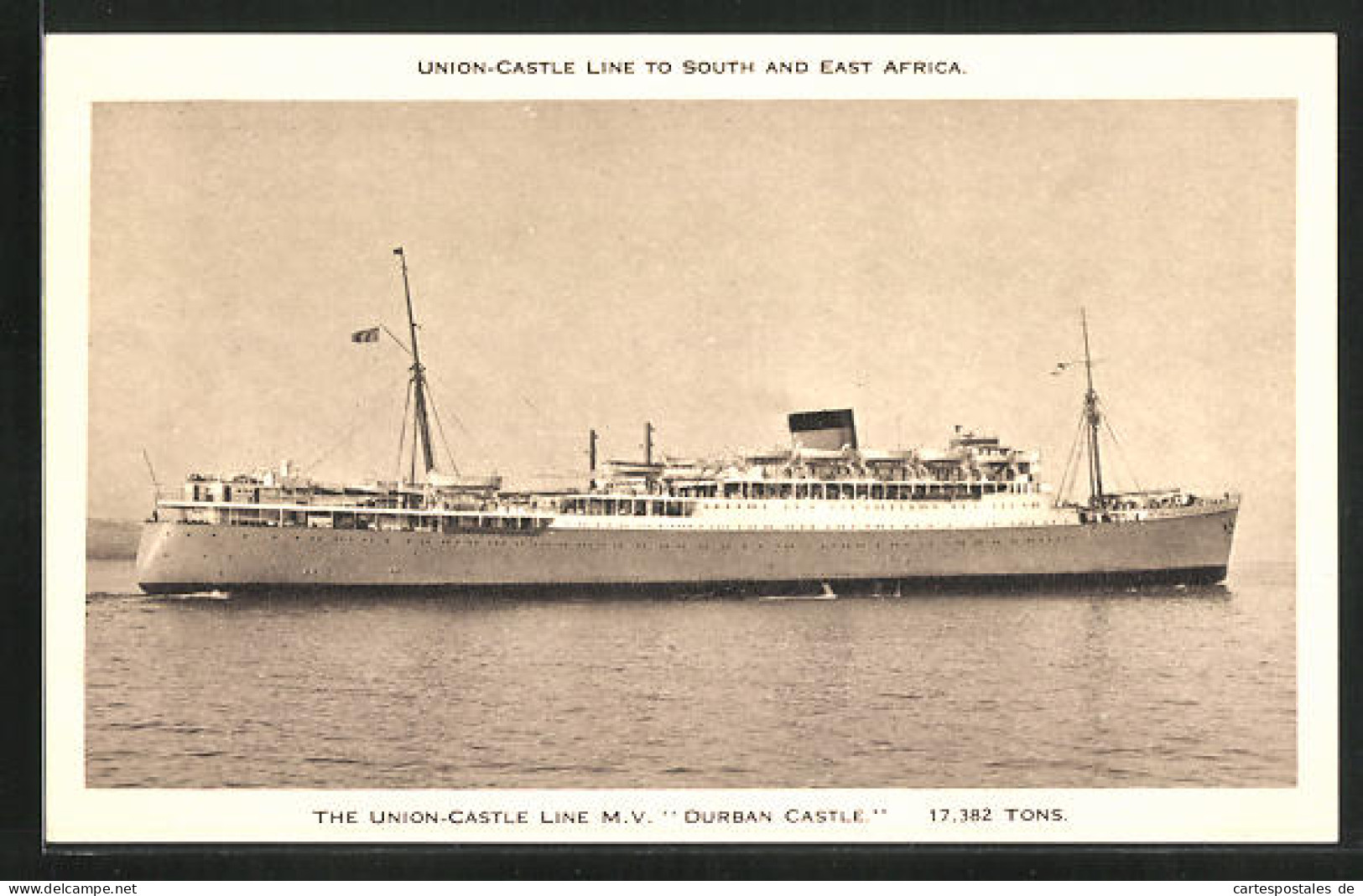 AK Passagierschiff Durban Castle In Ruhiger See  - Paquebots