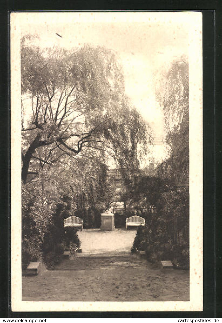 AK Hamburg-Altona, Gartenbau-Ausstellung 1914, Gruppe Im Friedhof  - Ausstellungen