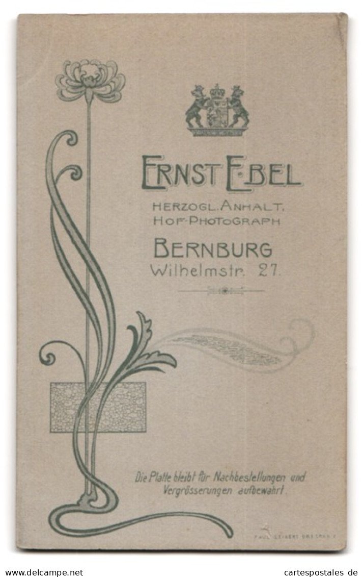 Fotografie Ernst Ebel, Bernburg, Wilhelmstrasse 27, Portrait Junges Paar In Hübscher Kleidung  - Personnes Anonymes