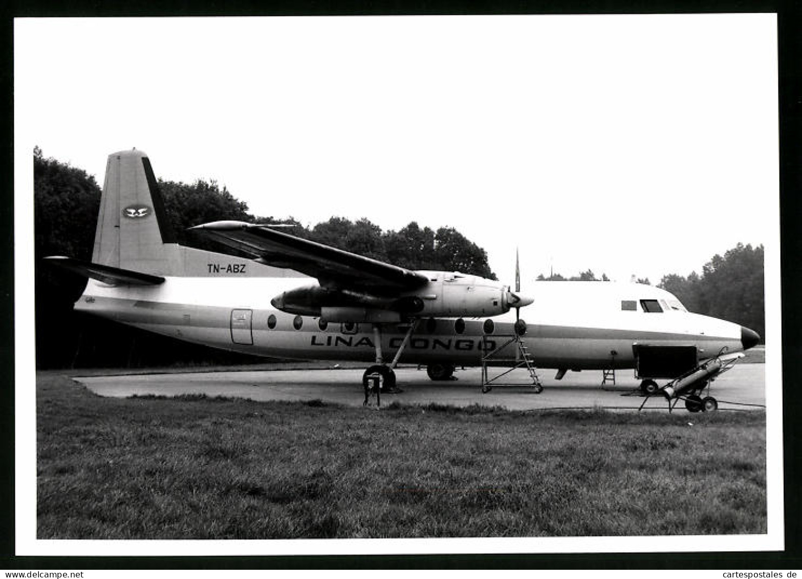 Fotografie Flugzeug Fokker 27, Passagierflugzeug Der Lina Congo, Kennung TN-ABZ  - Aviazione