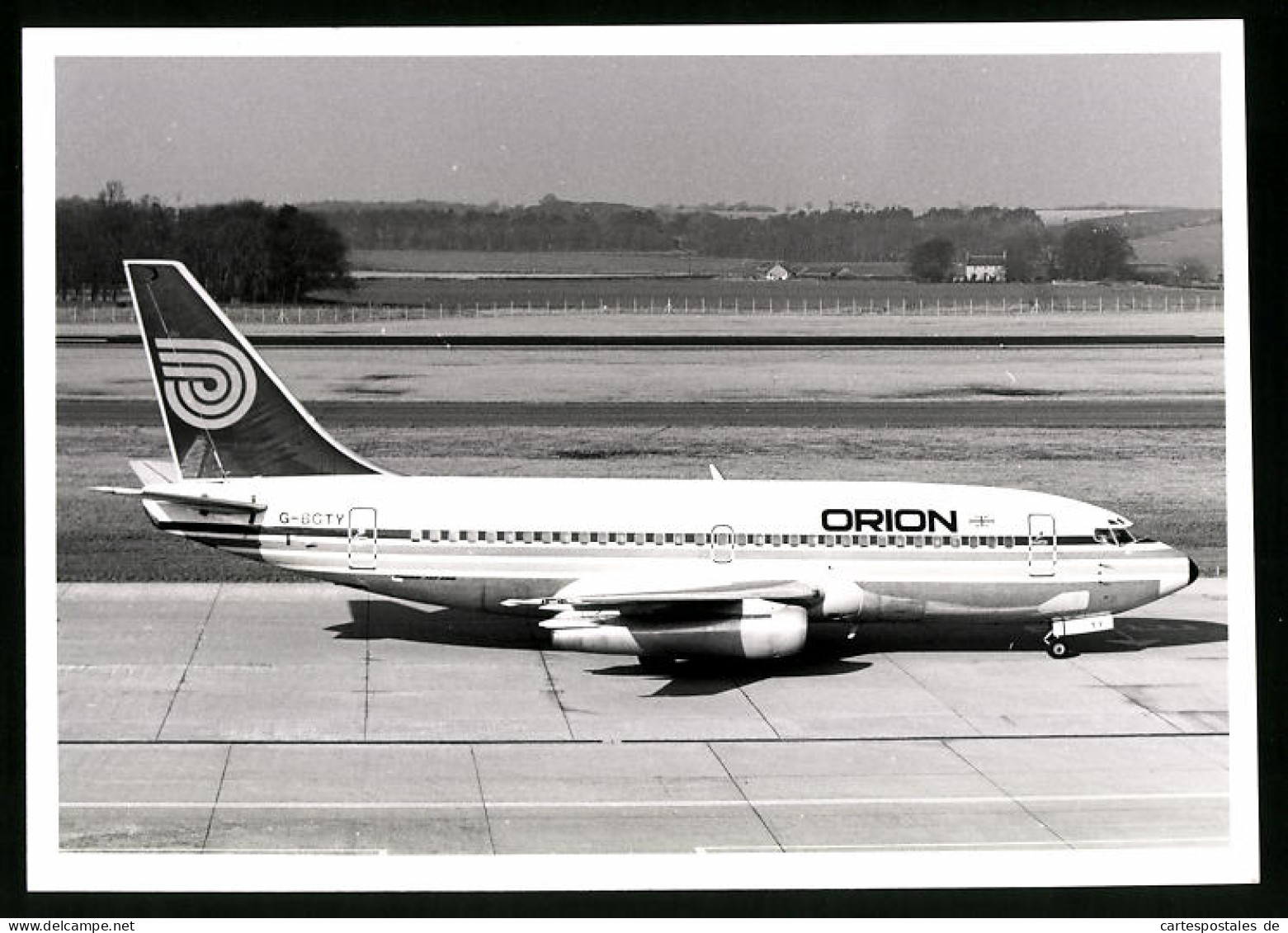 Fotografie Flugzeug Boeing 737, Passagierflugzeug Der Orion, Kennung G-BGTY  - Aviation