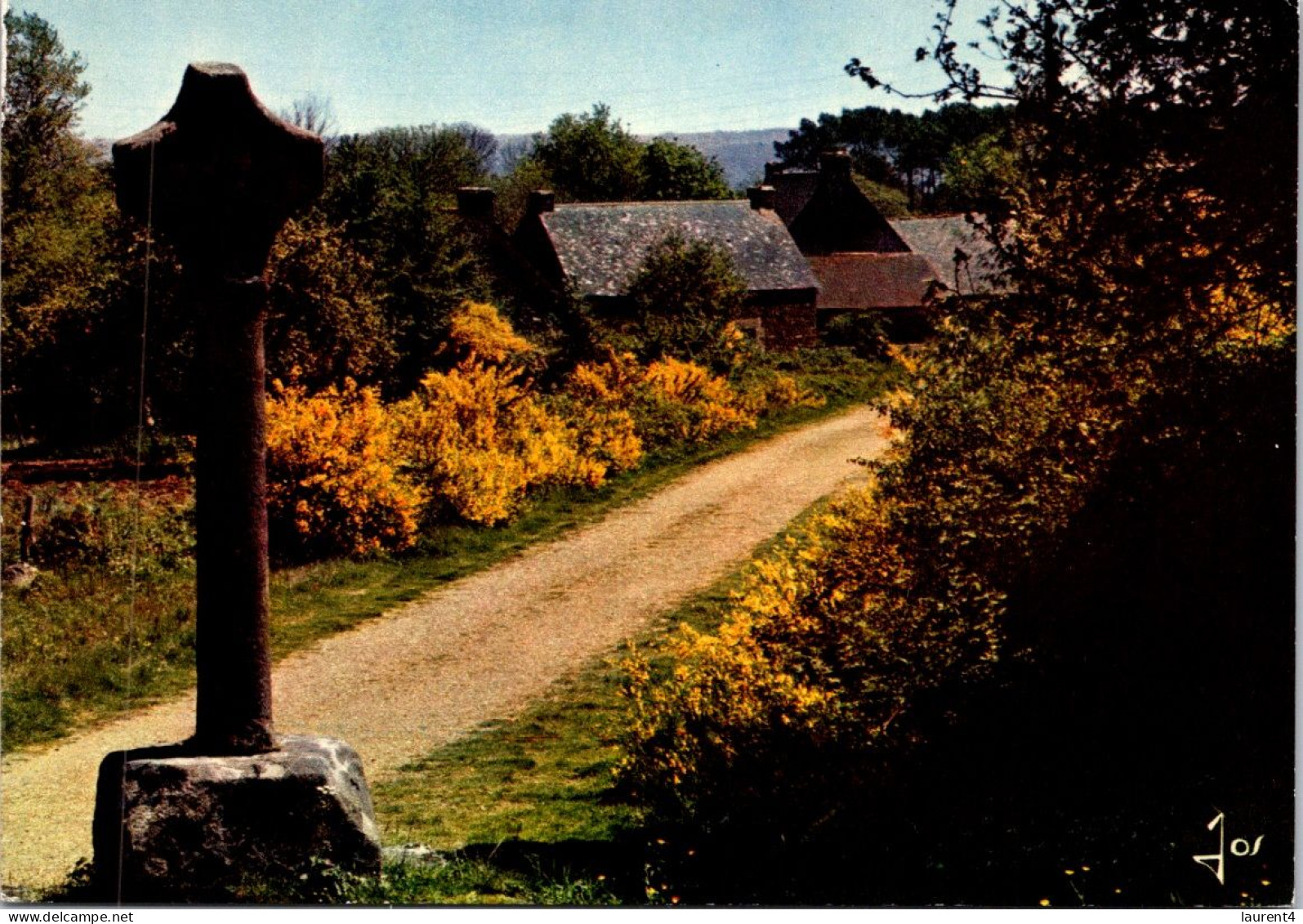 17-5-2024 (5 Z 22) France - (posted) Bretagne - Croix De Carrefour (cross At Crossing) - Sonstige & Ohne Zuordnung