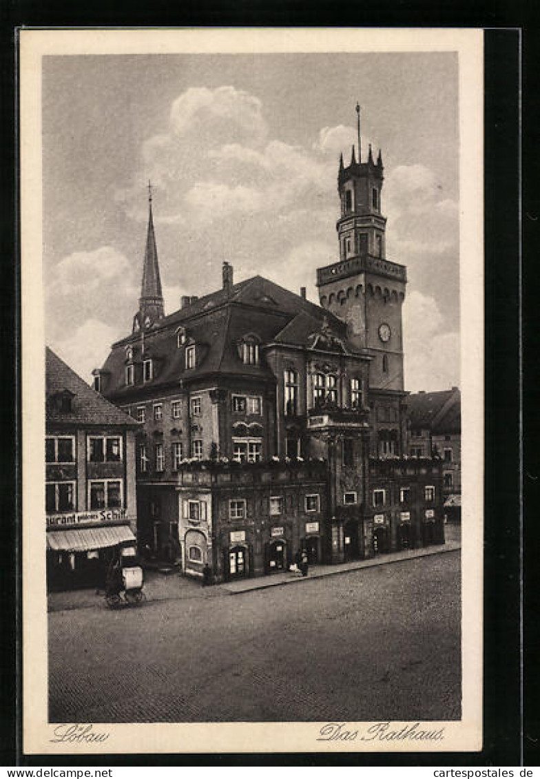 AK Löbau, Restaurant Goldenes Schiff Und Geschäfte Am Rathaus  - Löbau