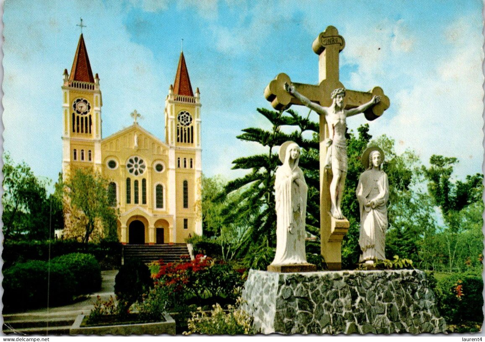 17-5-2024 (5 Z 25) Philipines (posted To Australia 1981) Baguio Cathedral - Kerken En Kathedralen
