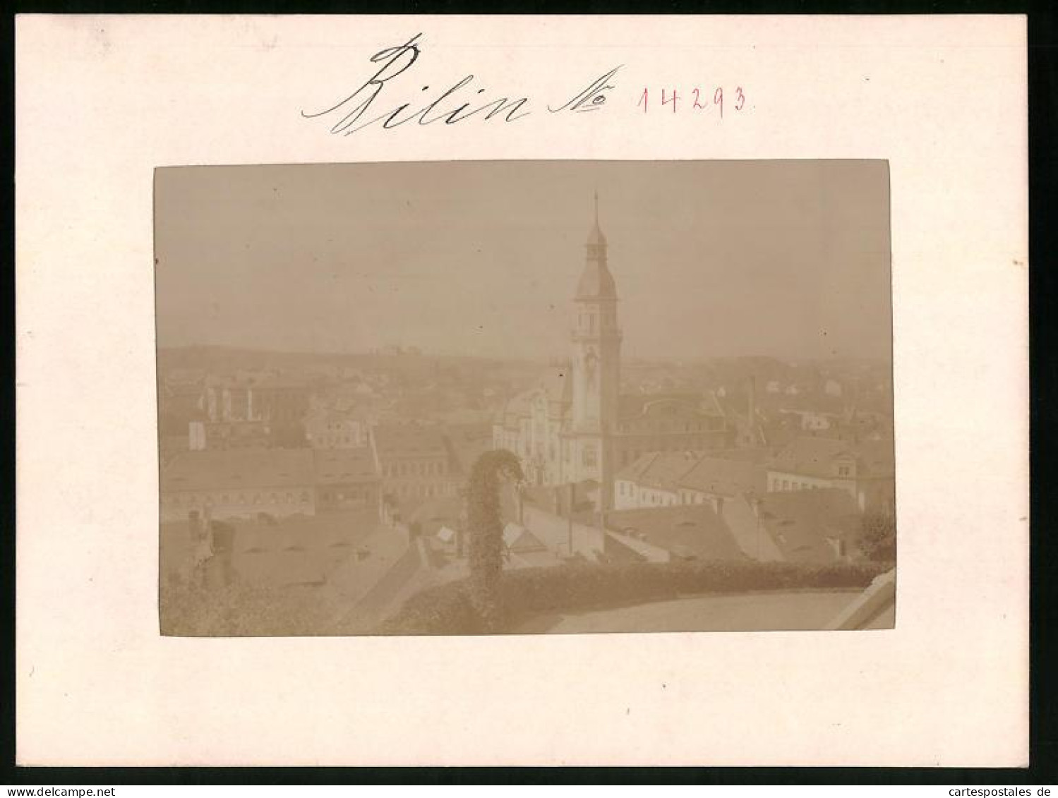 Fotografie Brück & Sohn Meissen, Ansicht Bilin, Blick Vom Vom Schlosspark Auf Die Stadt Mit Kirche  - Orte